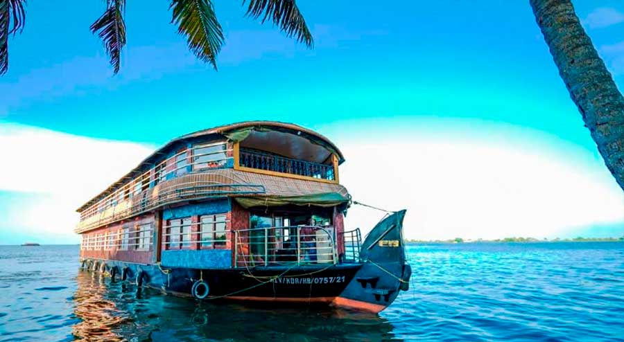 6 Days 5 Nights Kerala Hills and Backwaters