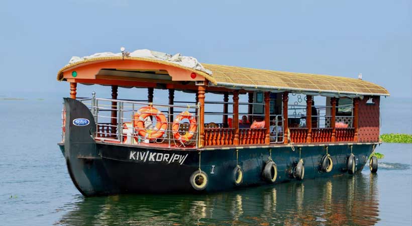 Kochi Sightseeing With Kumarakom Shikara Cruise